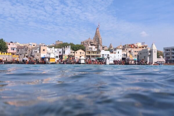 Ultimate Guide to Dwarka Temple: Timings, Attractions, and Travel Tips