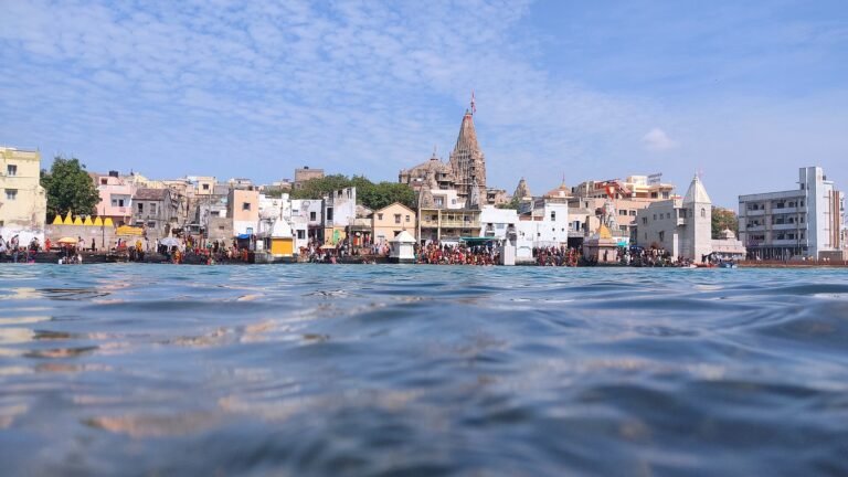 Ultimate Guide to Dwarka Temple: Timings, Attractions, and Travel Tips