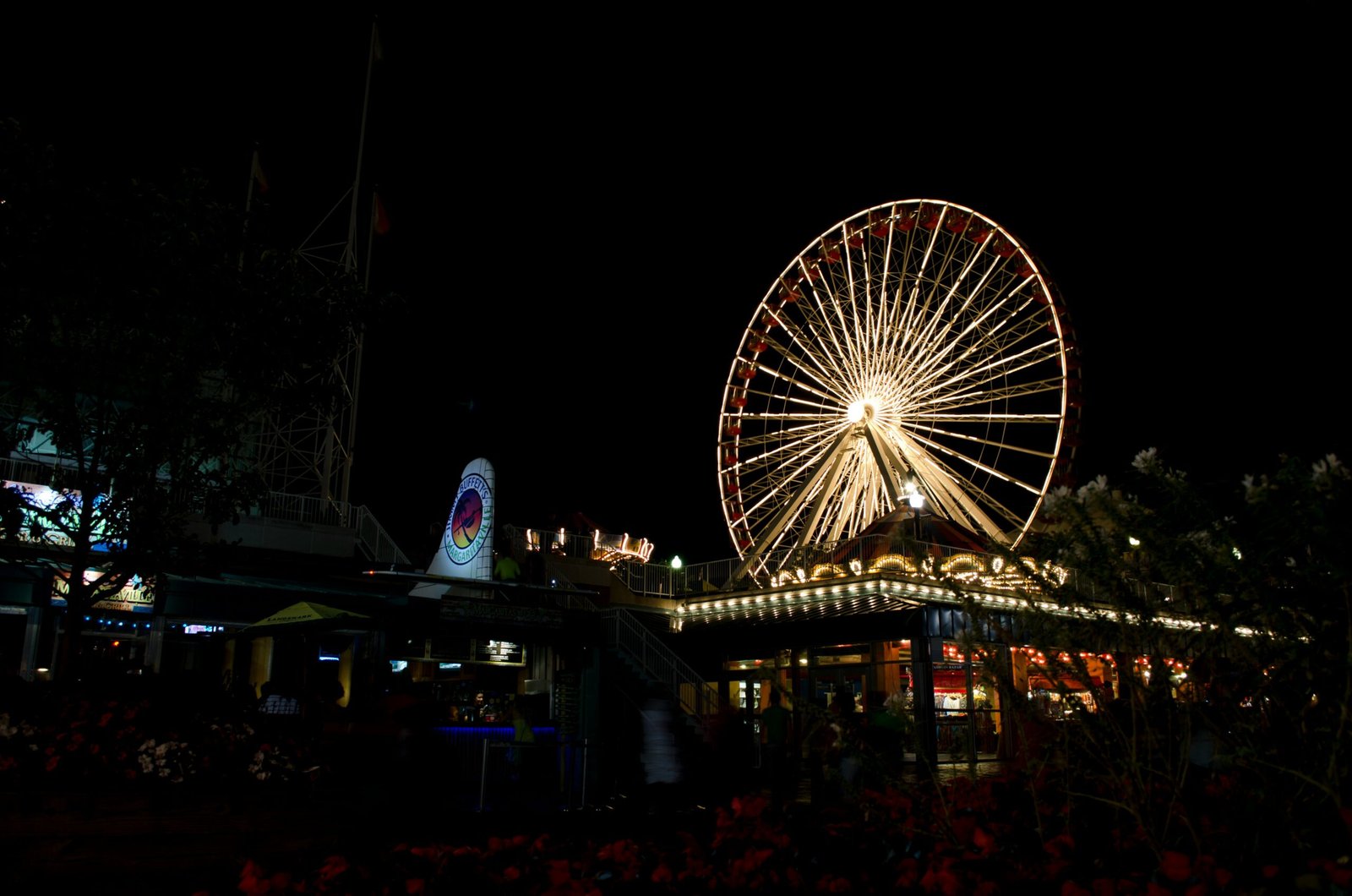 Ultimate Guide to Visiting Navy Pier: Dining, Rides, and Entertainment