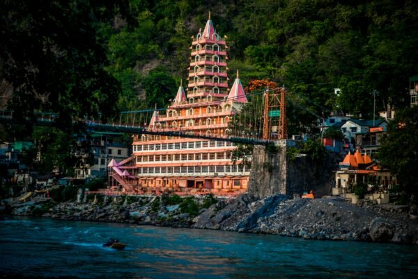 Best Travel Options for Delhi to Rishikesh: Everything You Need to Know